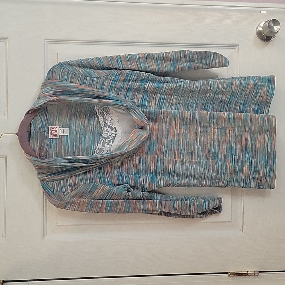 Cowlneck mulri-color shirt